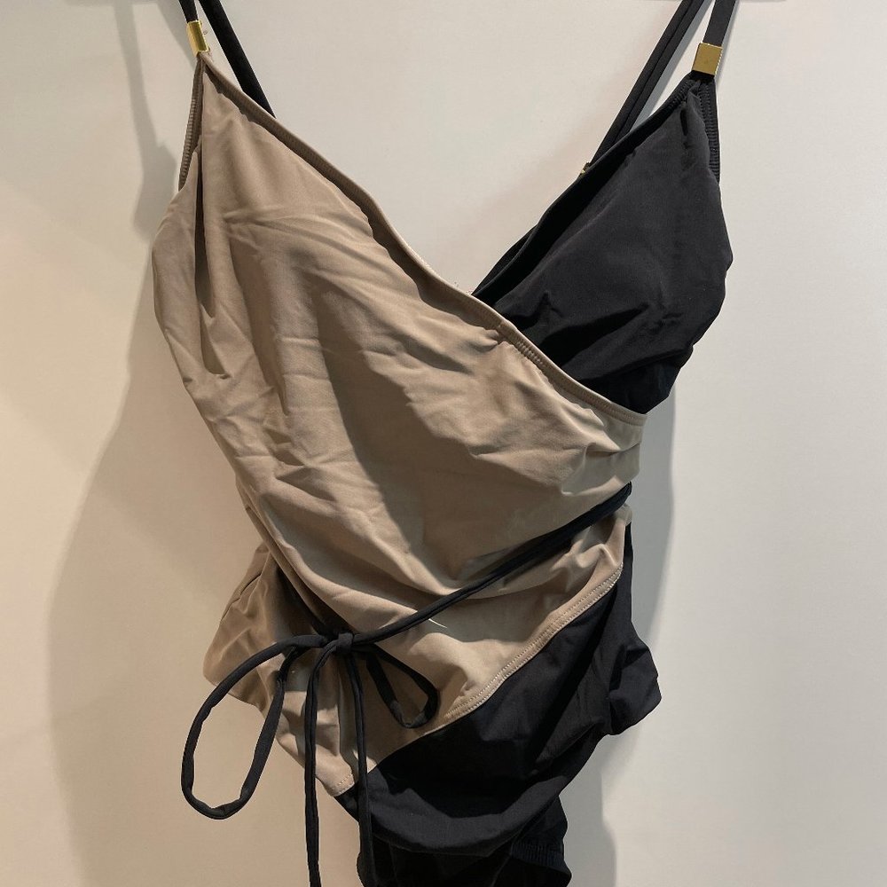 One piece swimsuit in black and beige